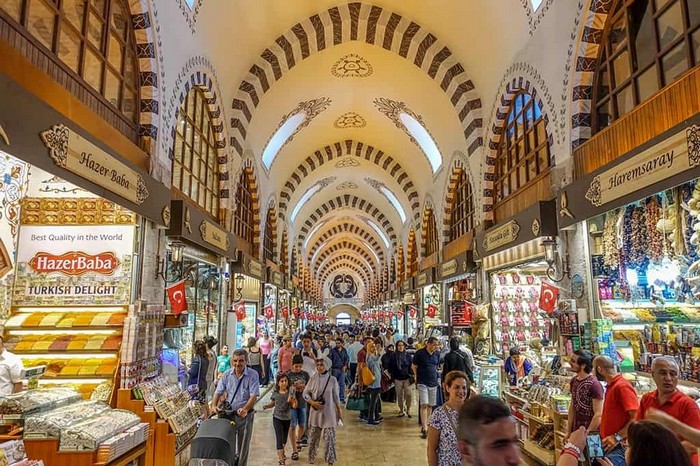 spice-market-or-bazaar-istanbul-interior.jpg