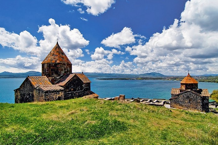 sevan-lake-yeravan.jpg