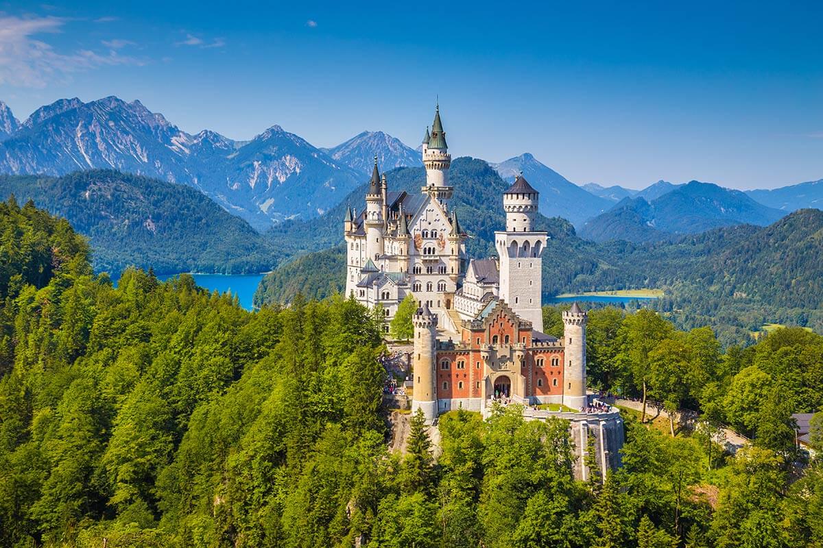 best-day-trips-from-Munich-Neuschwanstein-Castle-Germany.jpg