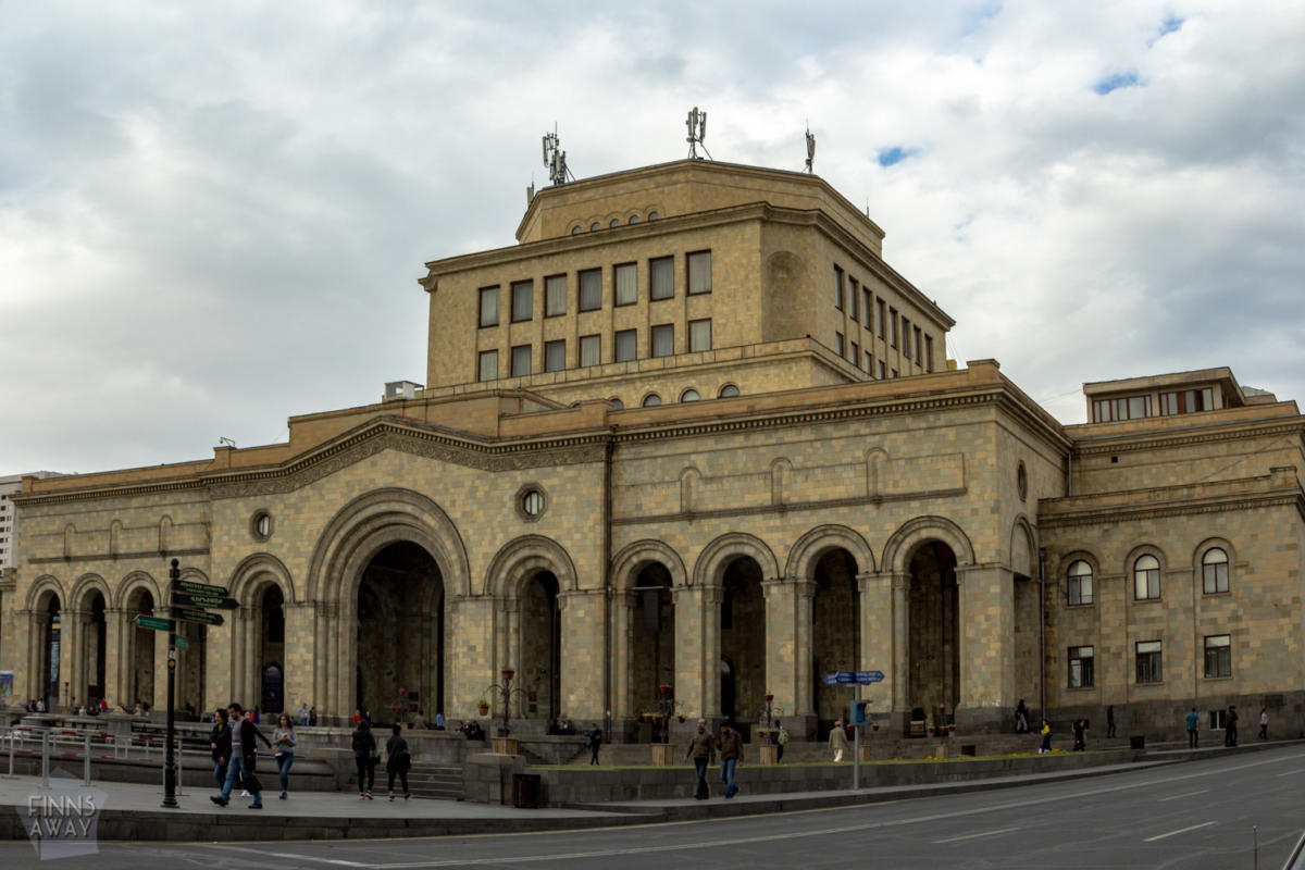 musical-fountain-in-yerevan-ministry-of-foreign.jpg