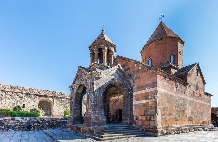 Monasterio-Khor-Virap-Armenia.jpg