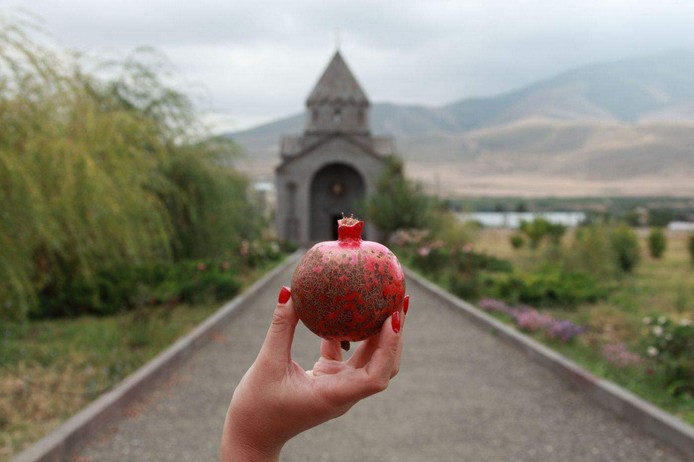 pomegranate-in-armenian-culture1.jpg