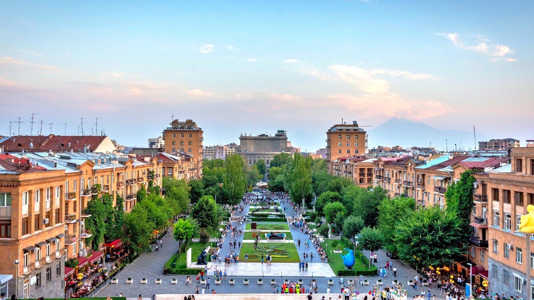 cascade-stairs-in-yerevan-armenia_2.jpg