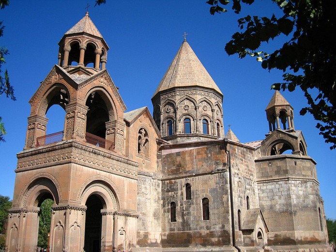 Etchmiadzin-cathedral3.jpg