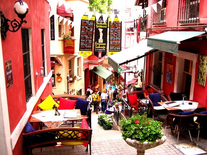 French-Street-french-in-istanbul.jpg