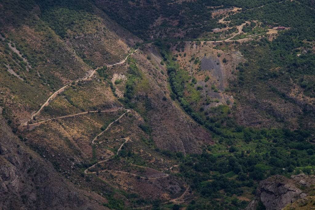 Road-in-Vorotan-Canyon-to-Tatev-e1517225844212.jpg