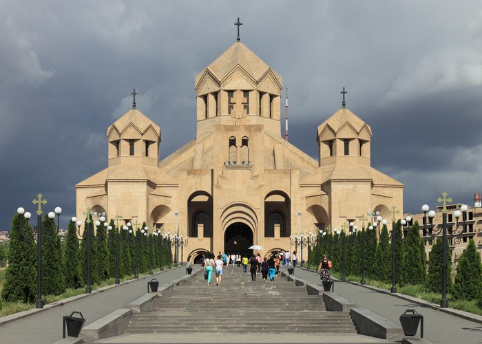 circular-park-yerevan-saint-gregory.jpg