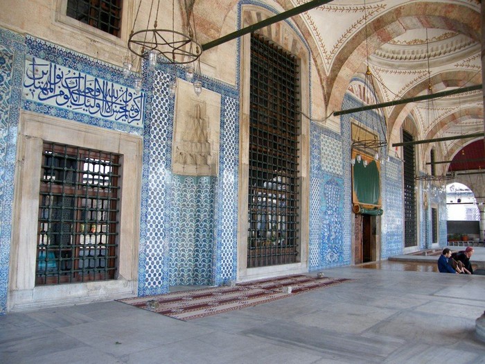 istanbul-rustem-pasa-mosque-exterior.jpg