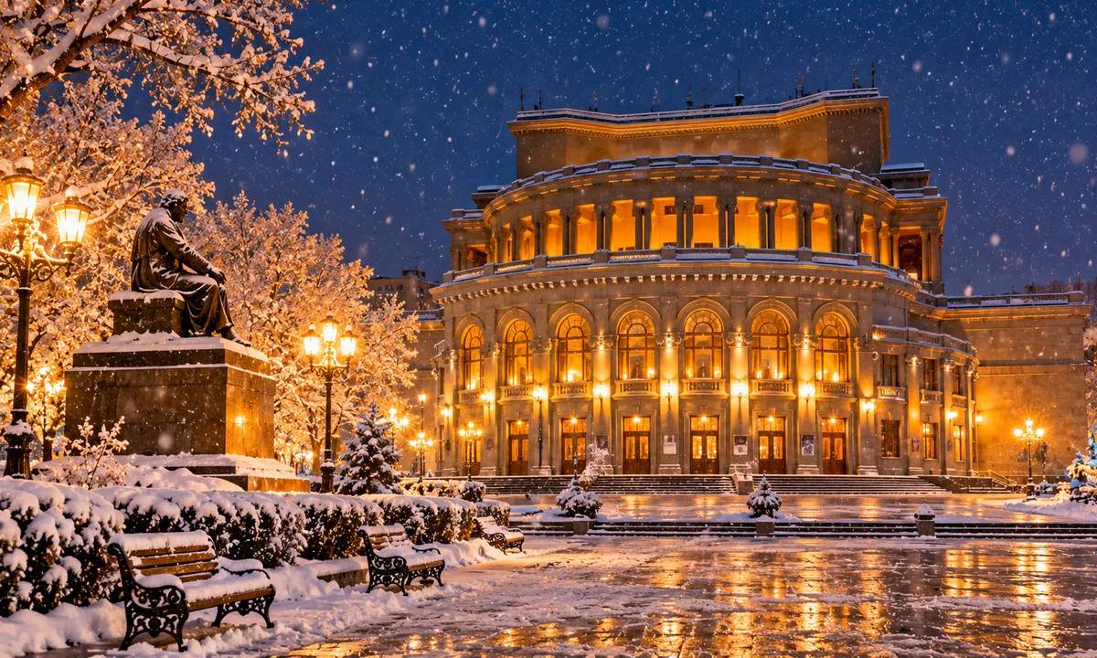 سالن اپرای ایروان در شب برفی