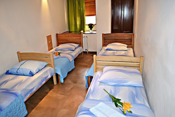 hostel-yeravan-how-to-cheaper-accommodation-in-armenia.jpg