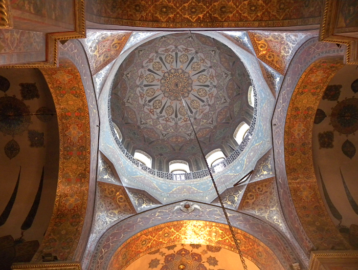 Etchmiadzin-Cathedral-Interior.png