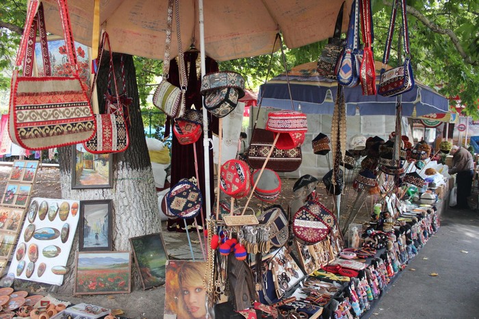 vernisage-market-armenia.jpg