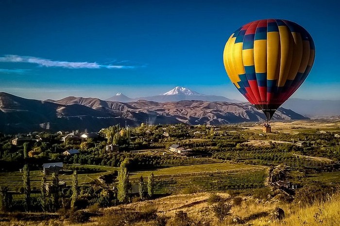 adventure-in-armenia-baloon.jpg