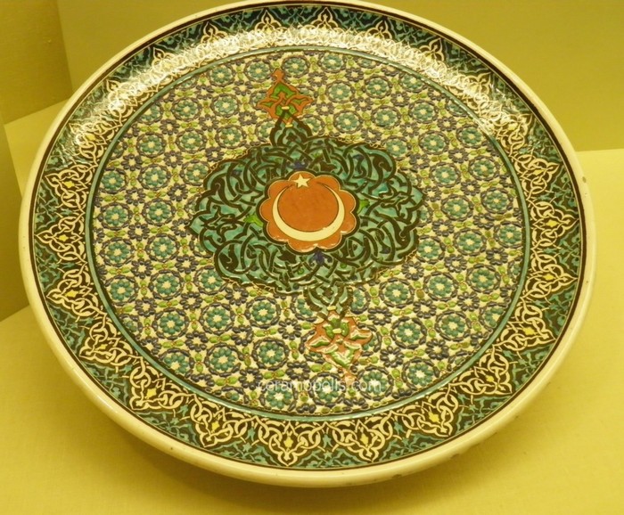 Kutahya-Plate-Early-20th-Pera-Museum.jpg